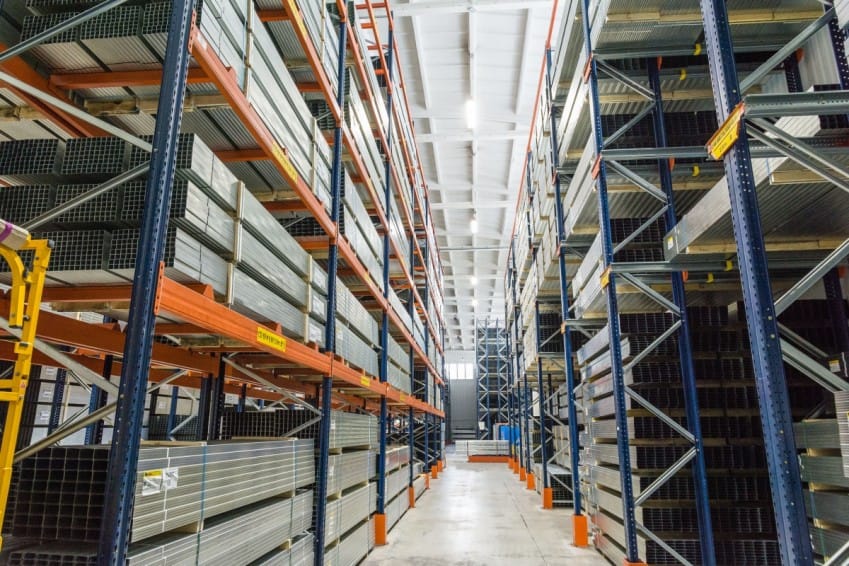oswietlenie-hali-magazynu.jpg