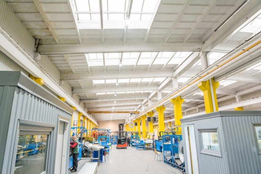 oswietlenie-hali-przemyslowej-led.jpg